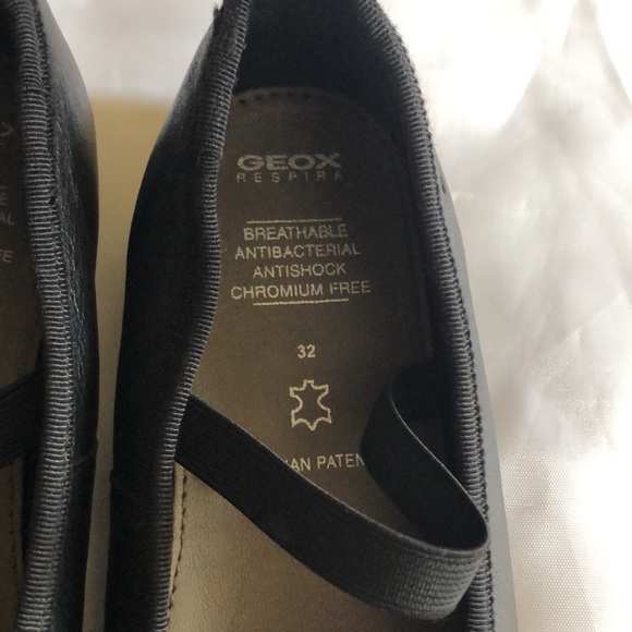 Geox Comfy Girls Black Leather Ballet Flats Mary Jane Slip On Sz 1.5 Girls - Picture 3 of 5